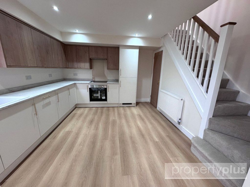 Property photo 2 of 17 Picture No. 14