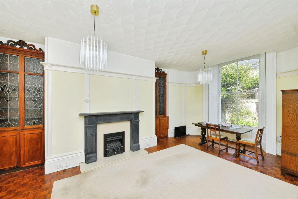 Property photo 2 of 22