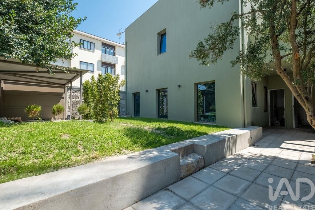 Property photo 3 of 39