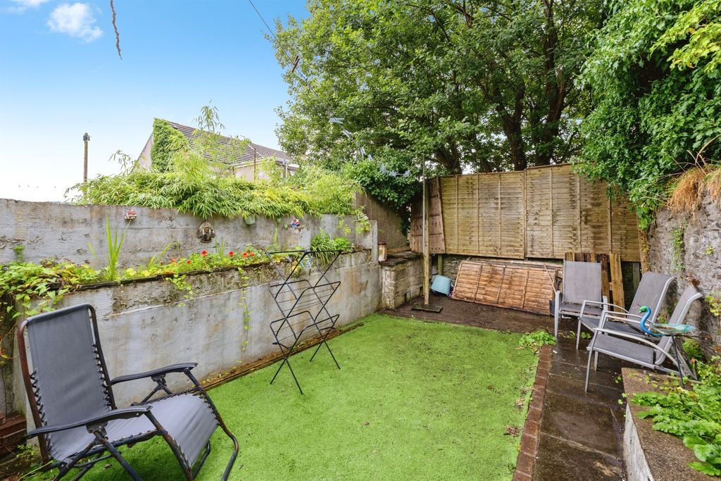 Property photo 3 of 17