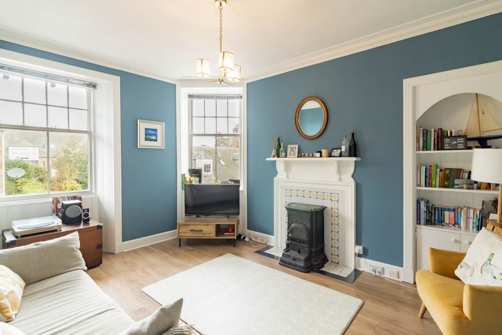 Property photo 2 of 20 Lounge