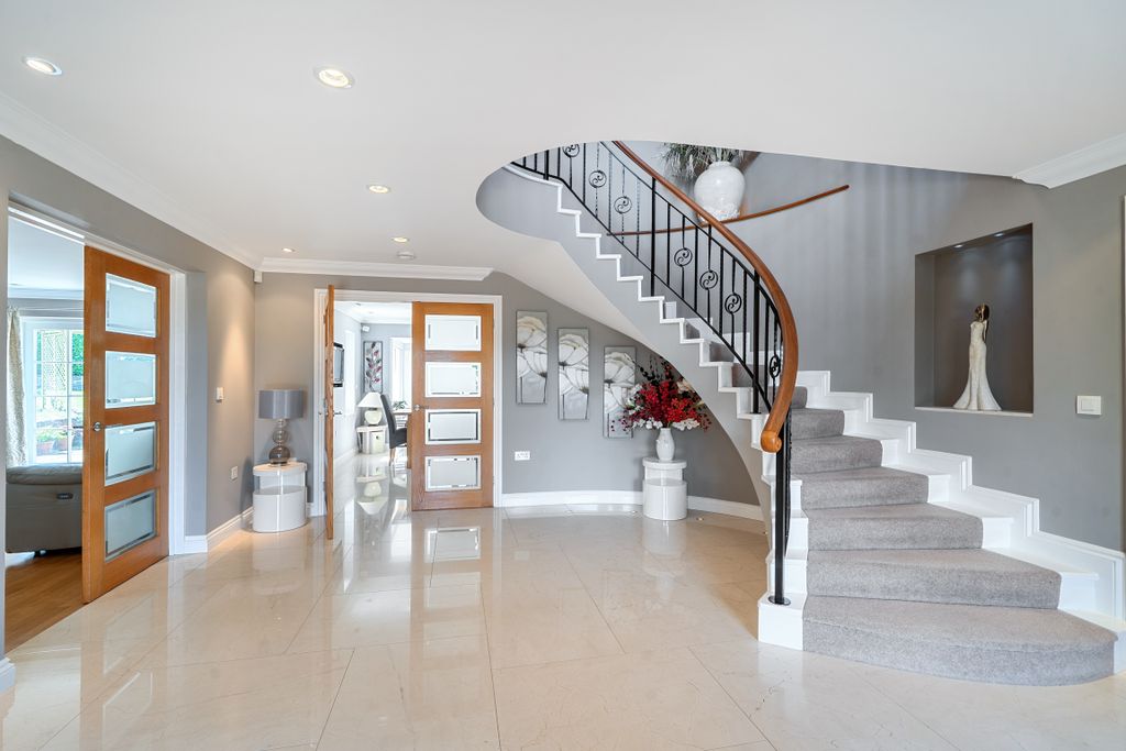 Property photo 2 of 33 148413830