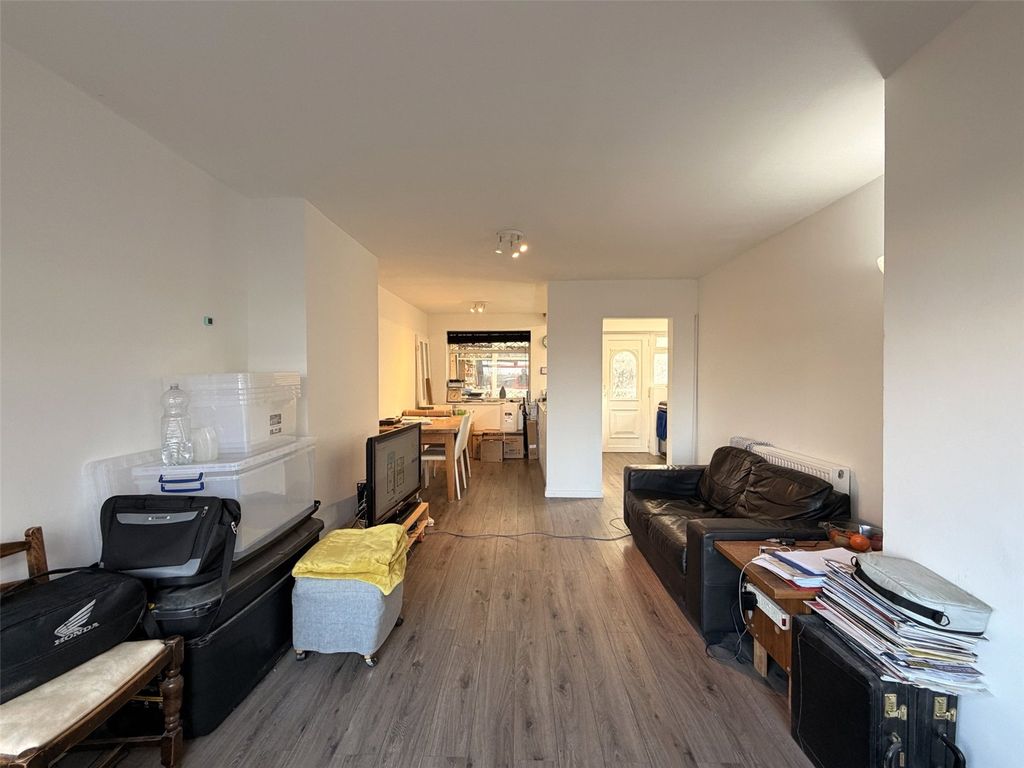 Property photo 2 of 17 Lounge