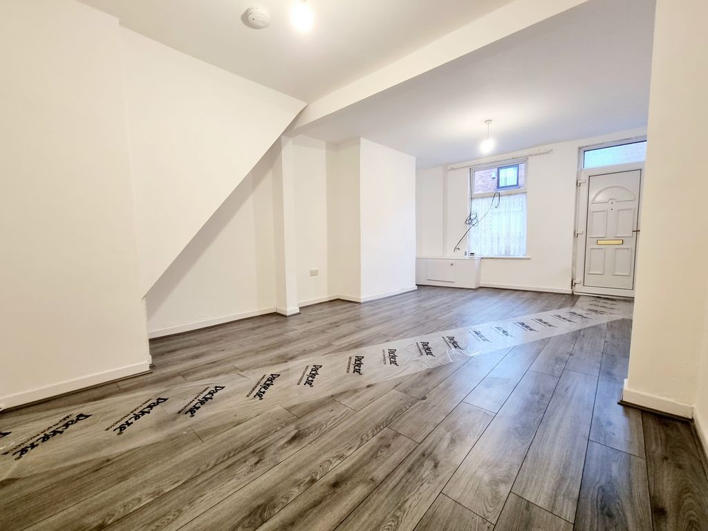 Property photo 2 of 9 Photo 2