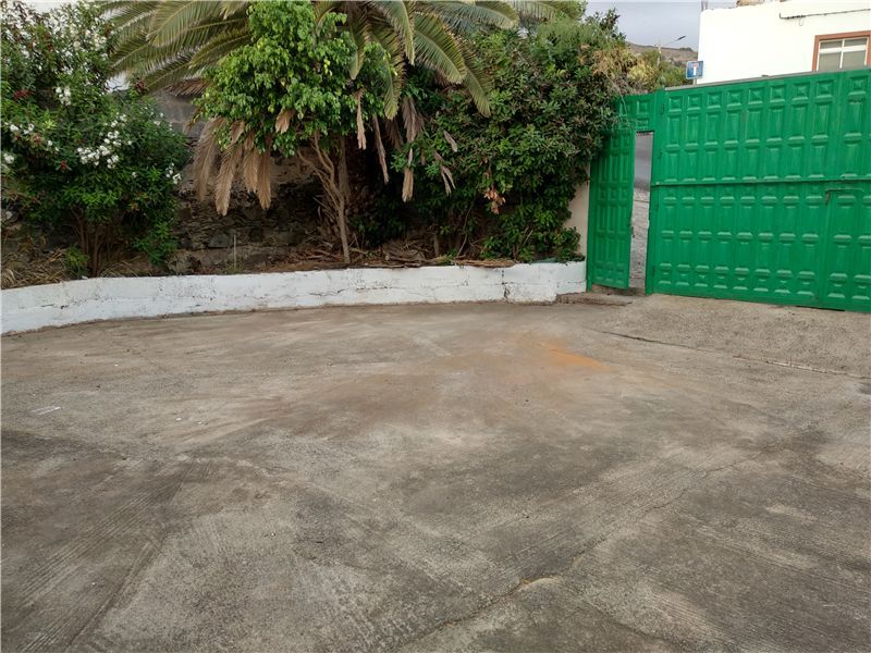 Property photo 2 of 7 Indoor Patio