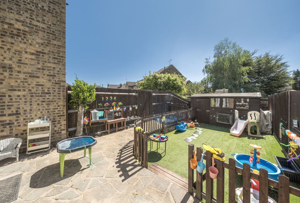 Property photo 2 of 11 1289512-2-682718c...