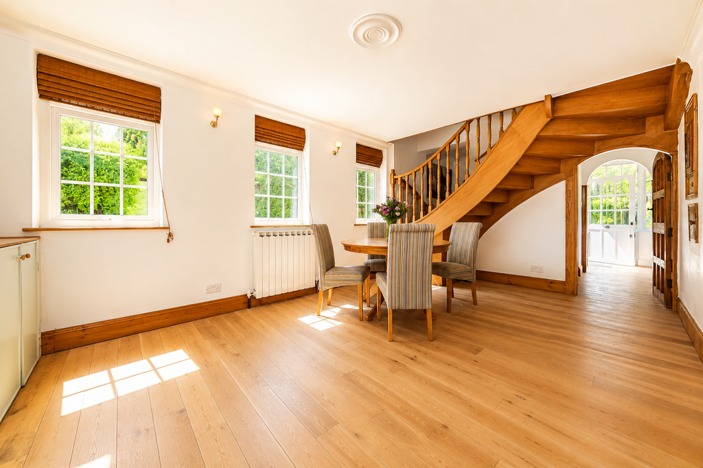 Property photo 3 of 18 B8Cef5Fe-24c2-47Cb-B85F-075d739B506F