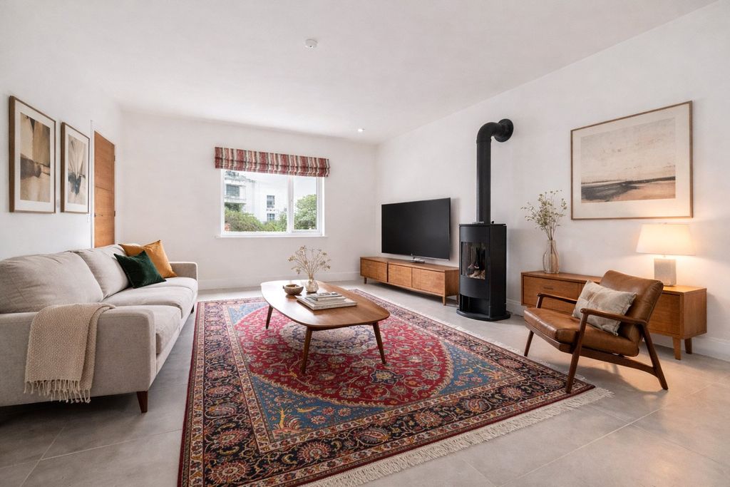 Property photo 2 of 9 Living