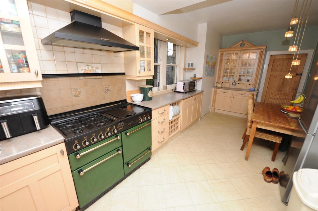 Property photo 3 of 26