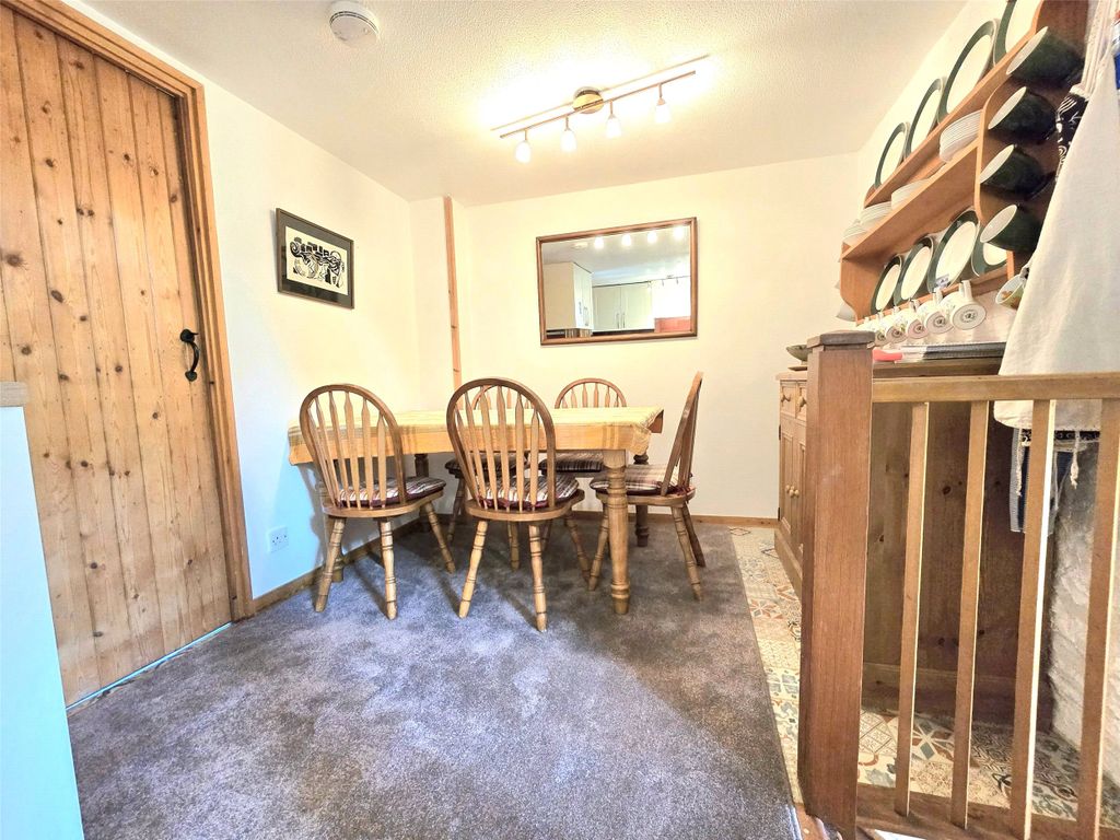 Property photo 3 of 22 Picture No. 30