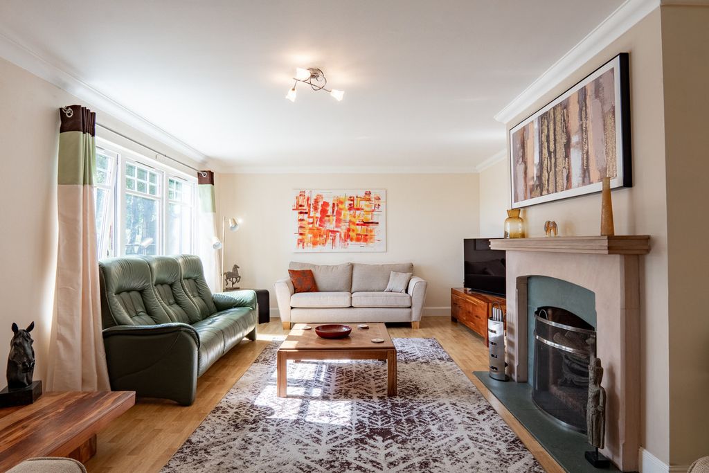 Property photo 2 of 49