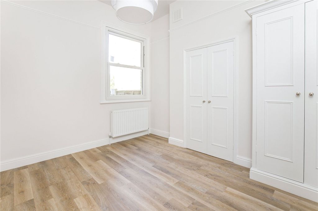 Property photo 2 of 11 Picture No. 06