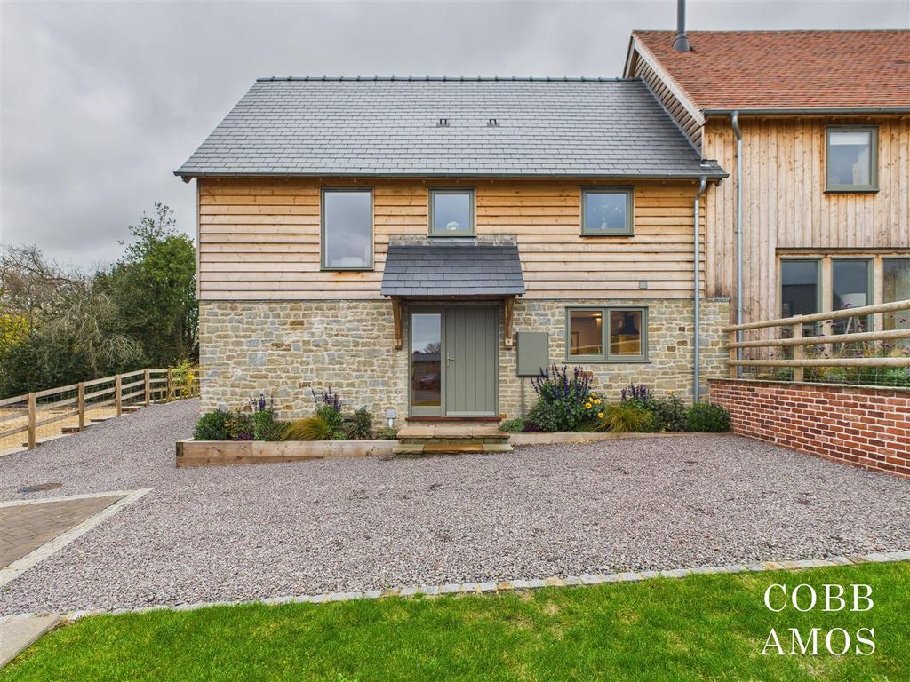 Property photo 1 of 33 Cam02803G0-Pr0240-Still035.Jpg