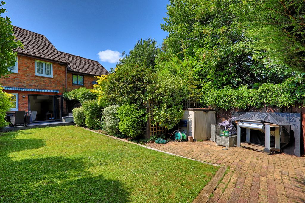 Property photo 1 of 27