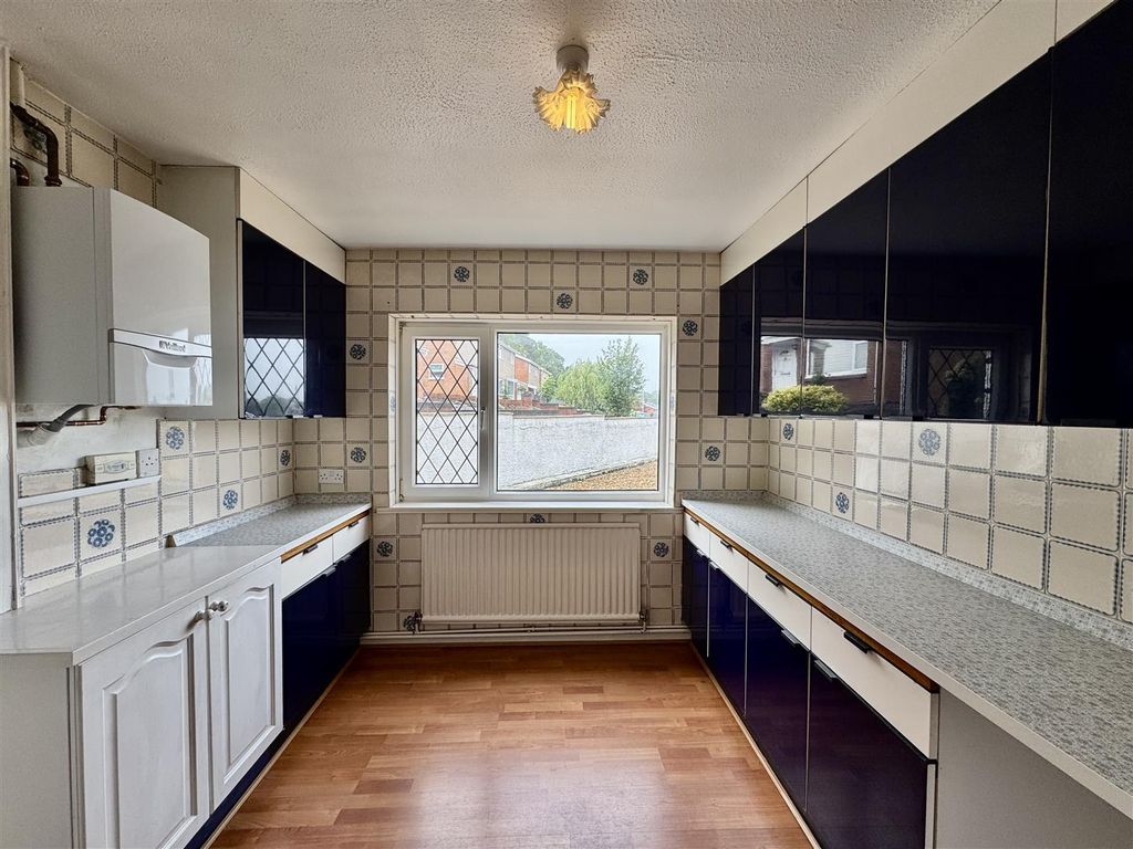 Property photo 3 of 24 Kitchen