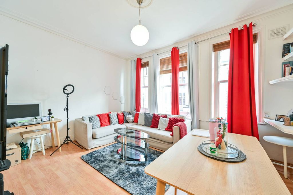 Property photo 1 of 8