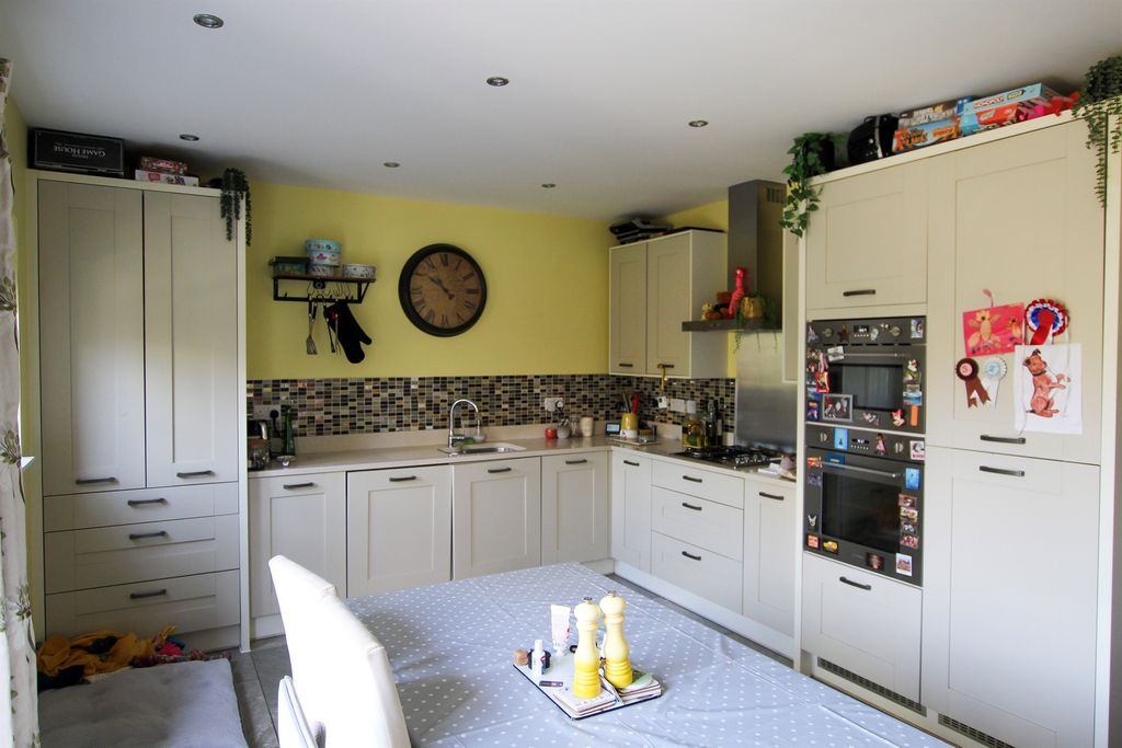Property photo 2 of 14 Kitchen/Diner