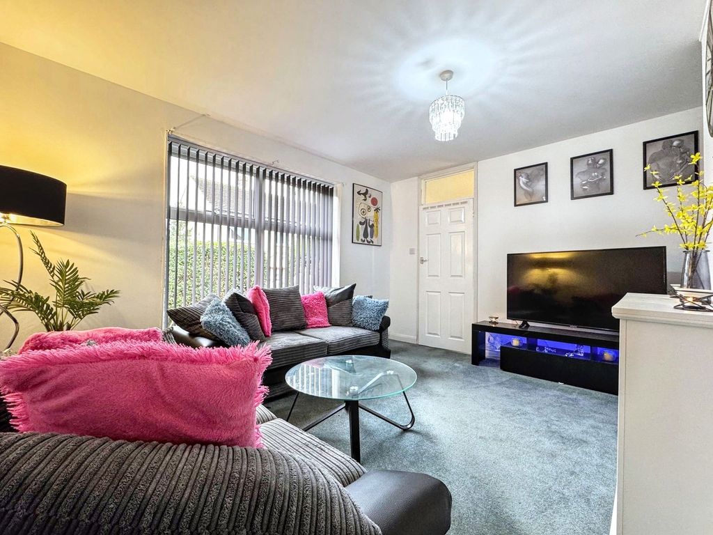 Property photo 2 of 20