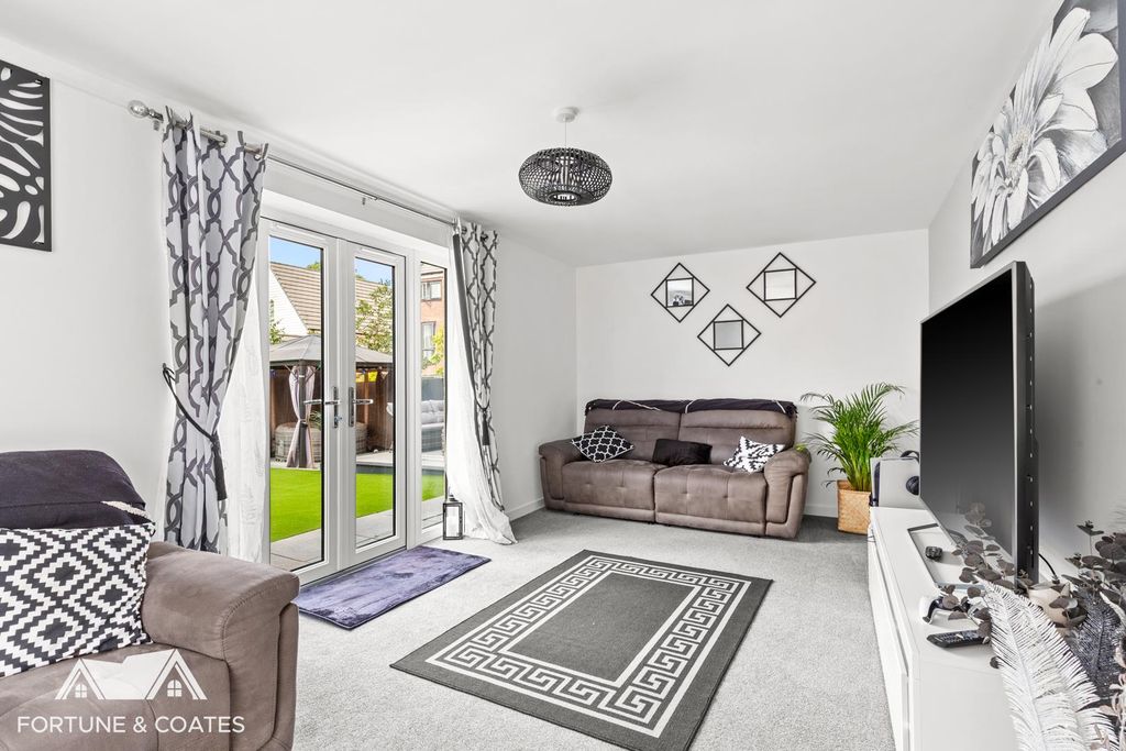 Property photo 2 of 23 Juniperroad_11.Jpg