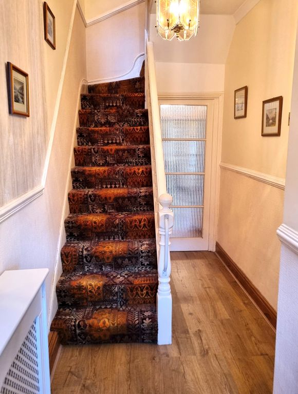 Property photo 2 of 11 Hallway