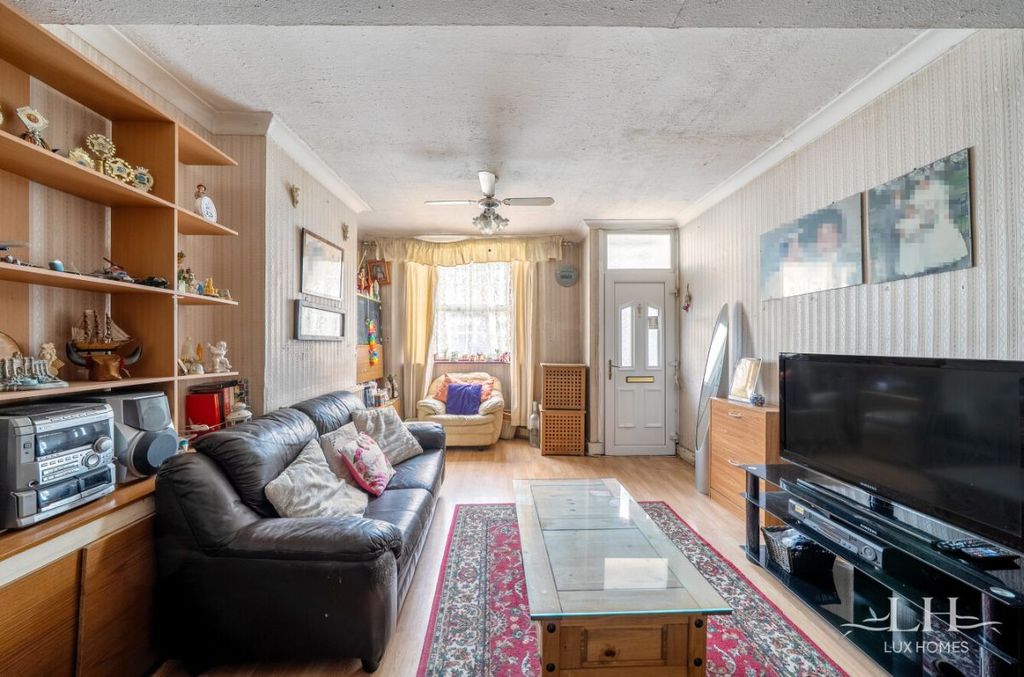Property photo 1 of 20