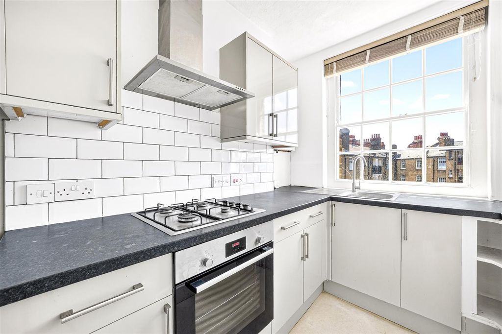 Property photo 3 of 17 Kitchen