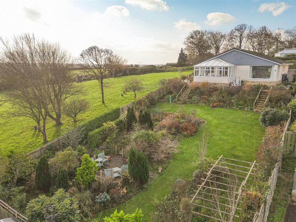 Property photo 2 of 37
