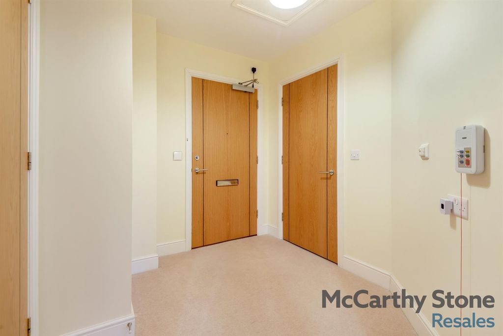 Property photo 2 of 36 8673405-Interior14.Jpg