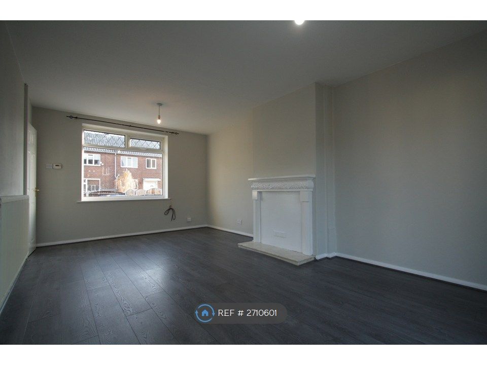 Property photo 2 of 16 Lounge