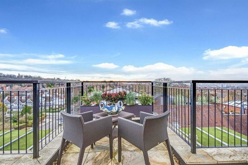 Property photo 2 of 27 4169455