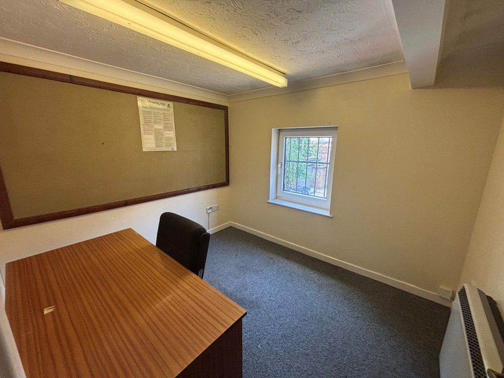 Property photo 2 of 8 Photo 8