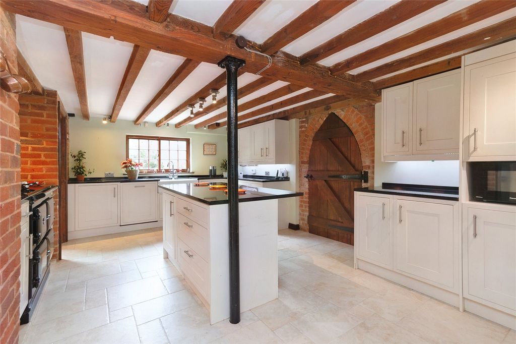 Property photo 2 of 18 Kitchen