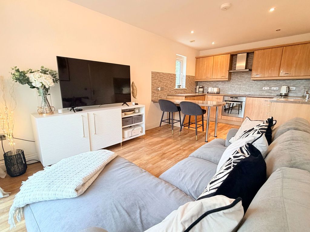 Property photo 3 of 16