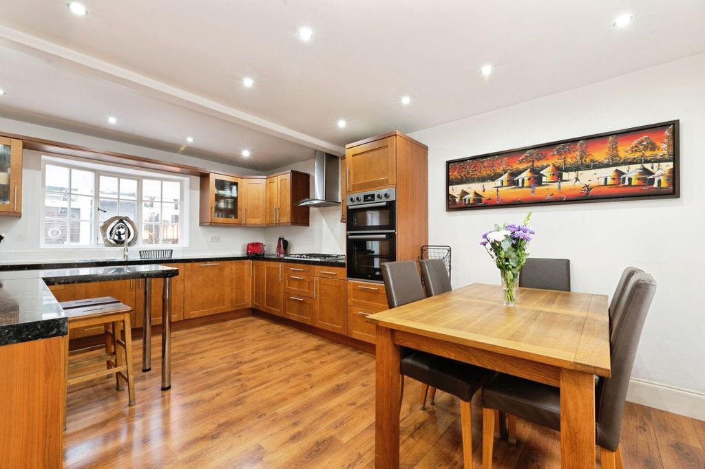 Property photo 3 of 16 Kitchen