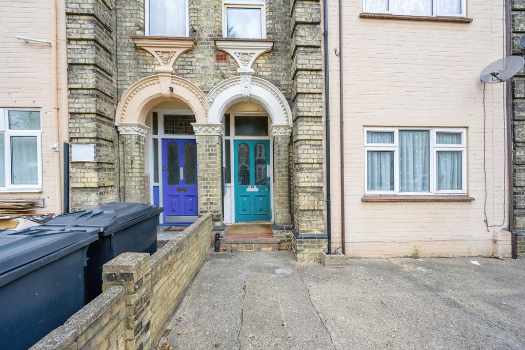 Property photo 3 of 12 Photography