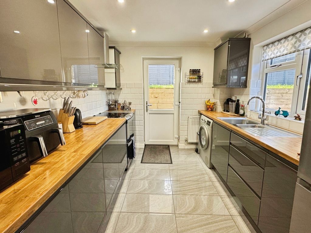 Property photo 3 of 16 Pbox-Img.Jpg