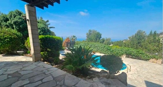 Property photo 1 of 5