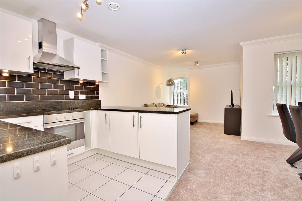 Property photo 2 of 10 Photo 02