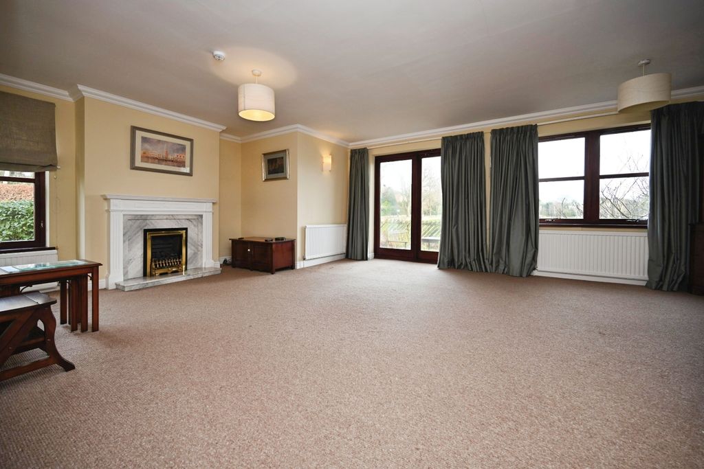 Property photo 3 of 18 Pbox-Img.Jpg