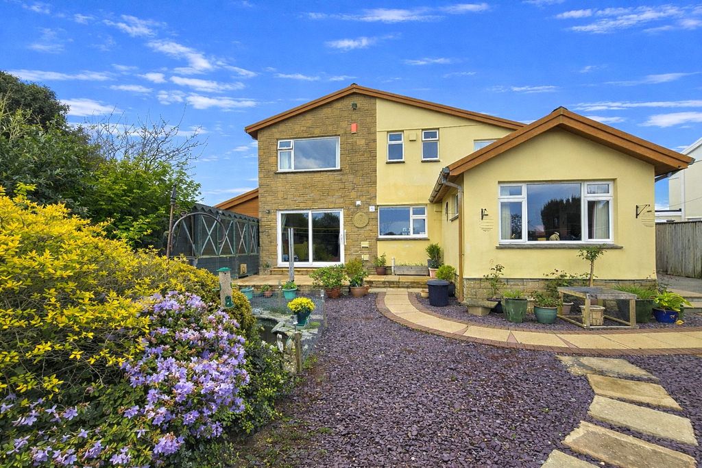 Property photo 1 of 23 1 - Picture No. 05