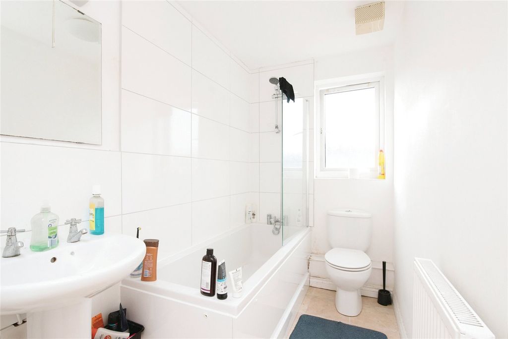 Property photo 2 of 16 Bathroom