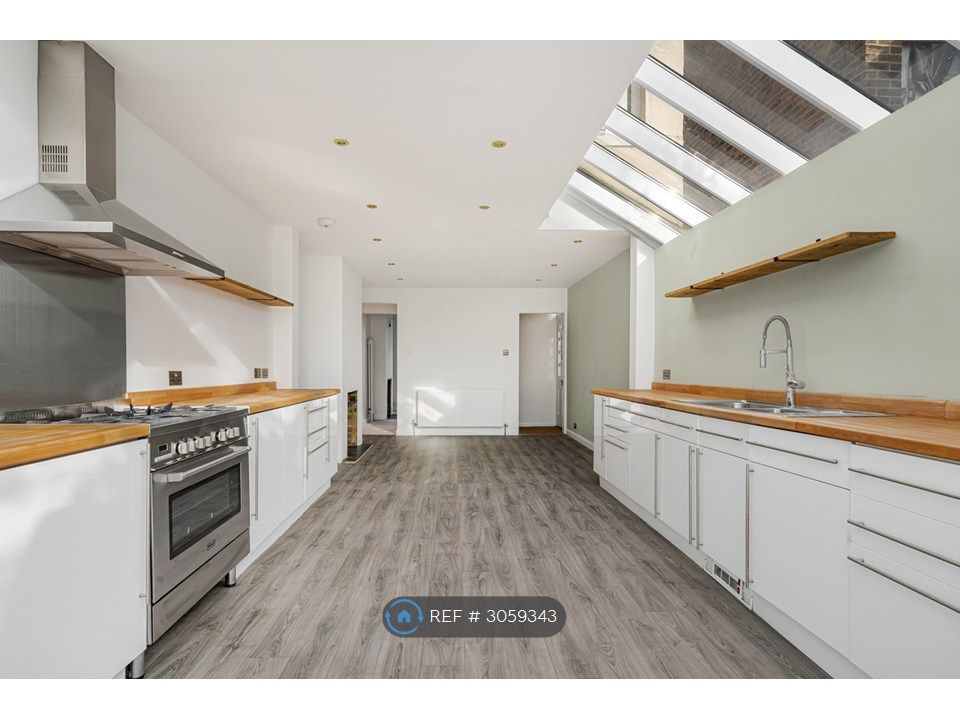Property photo 3 of 15 Kitchen &amp; Dining Room