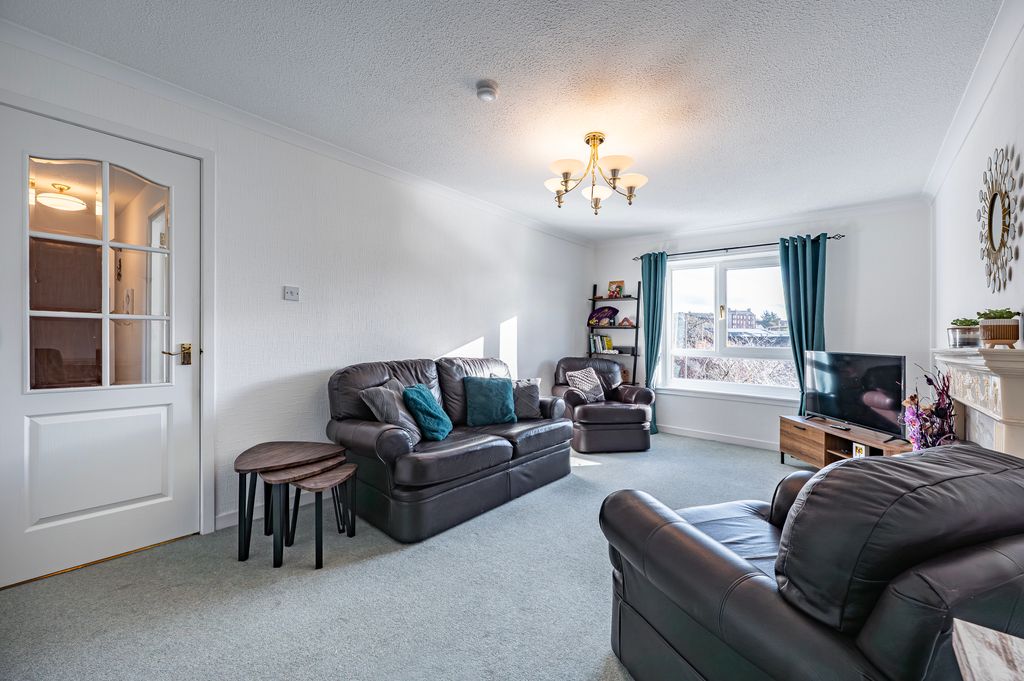 Property photo 3 of 32