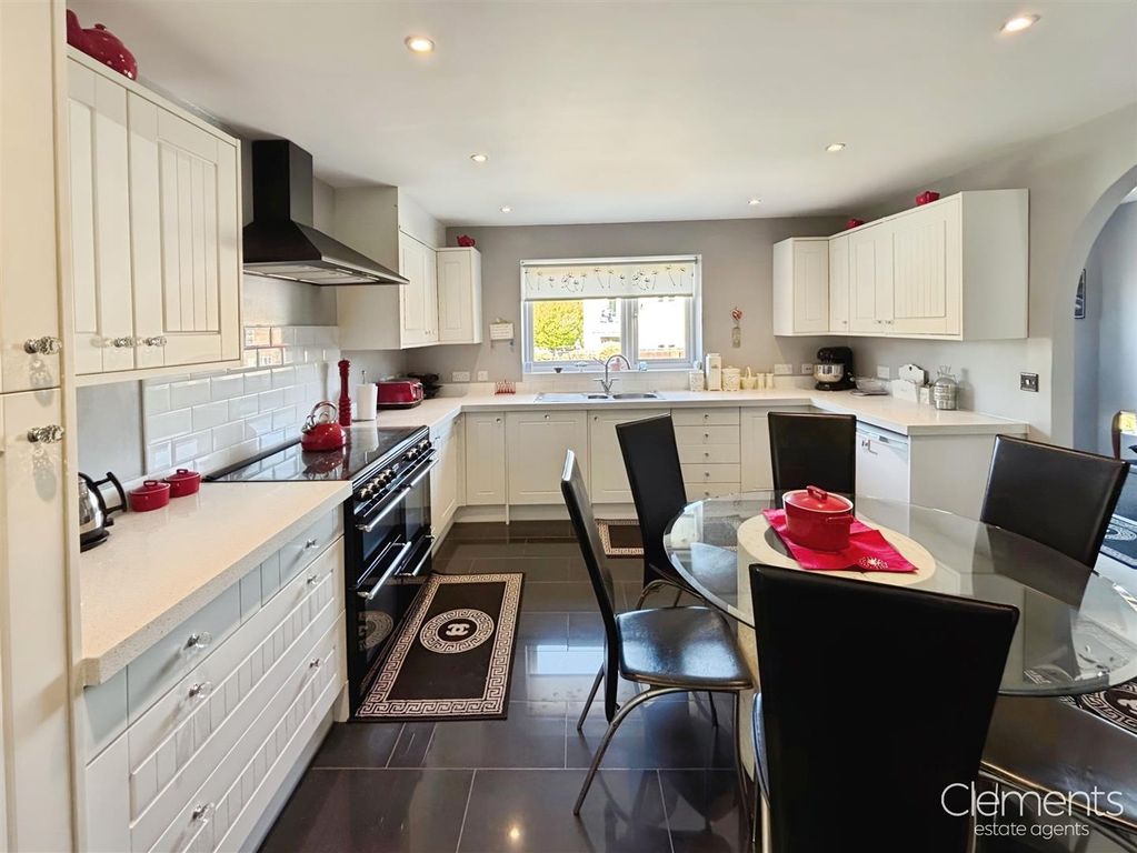 Property photo 2 of 18 Kitchen/Diner