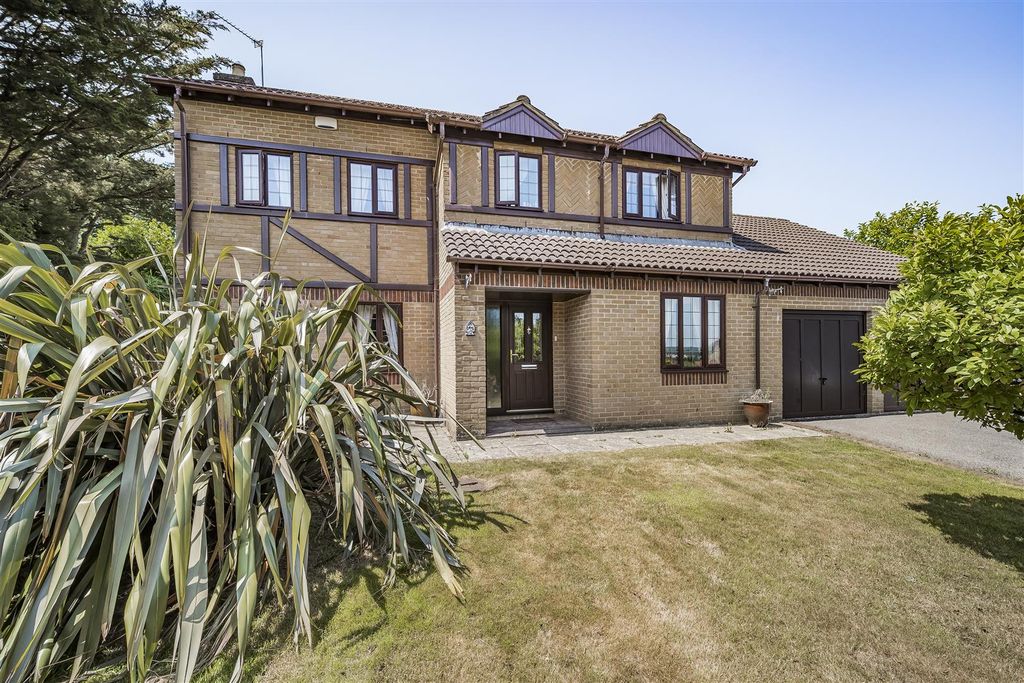 Property photo 1 of 25