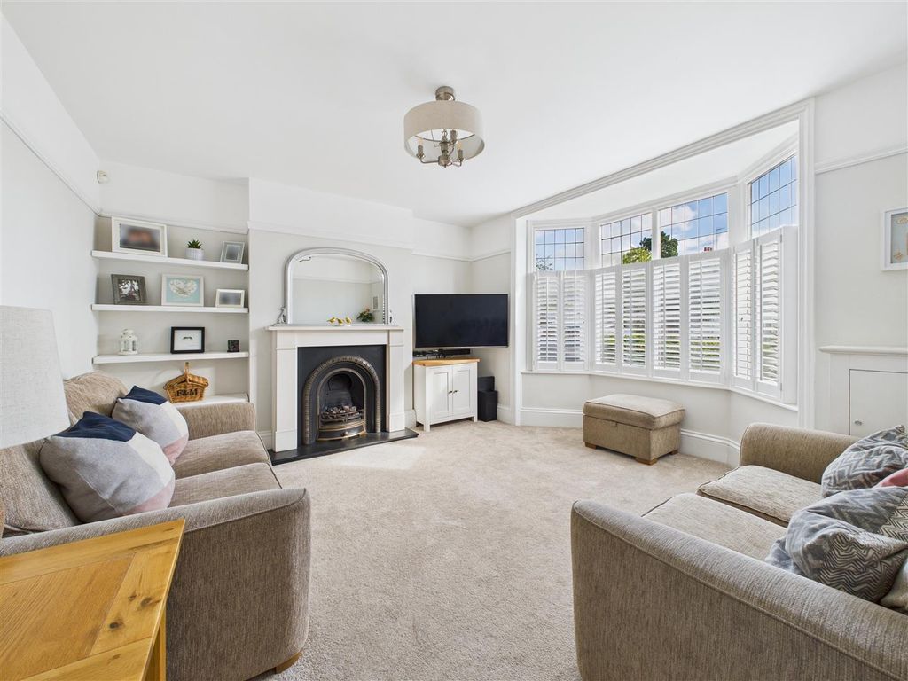 Property photo 2 of 24