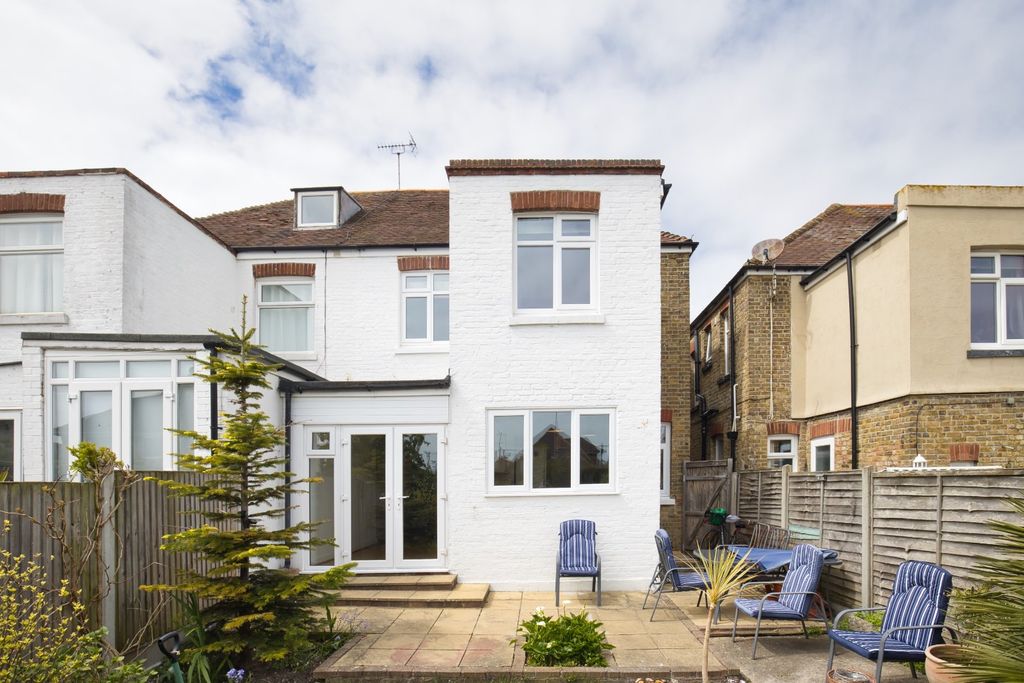 Property photo 2 of 16 Picture 2