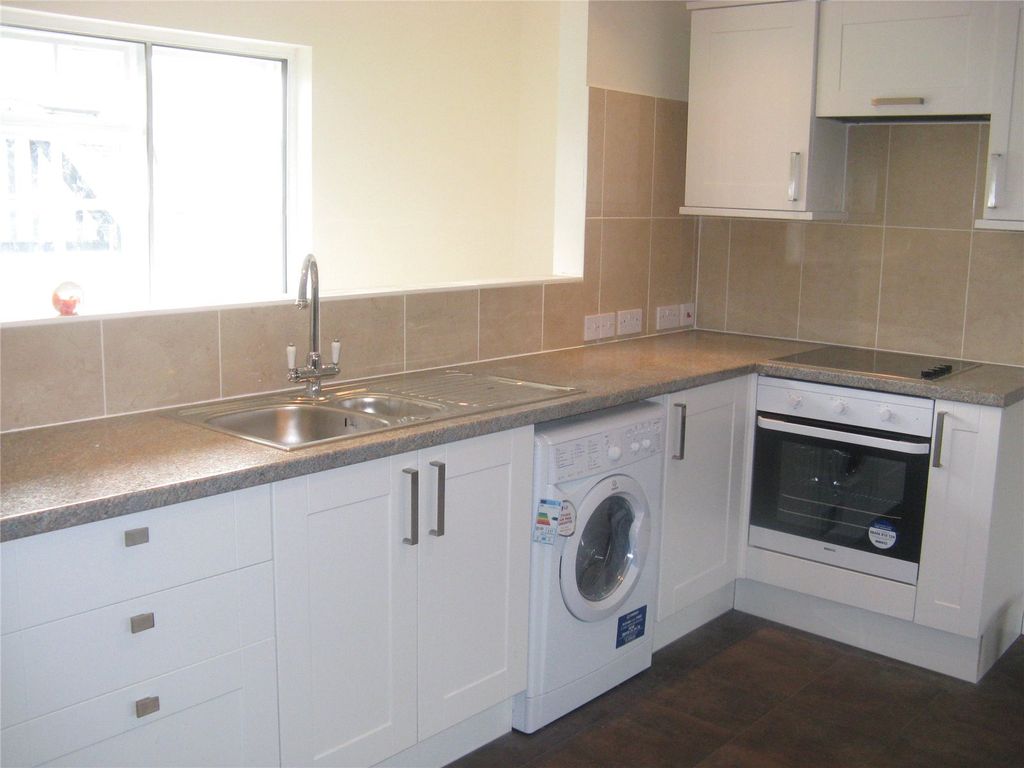 Property photo 2 of 16 Picture No. 11