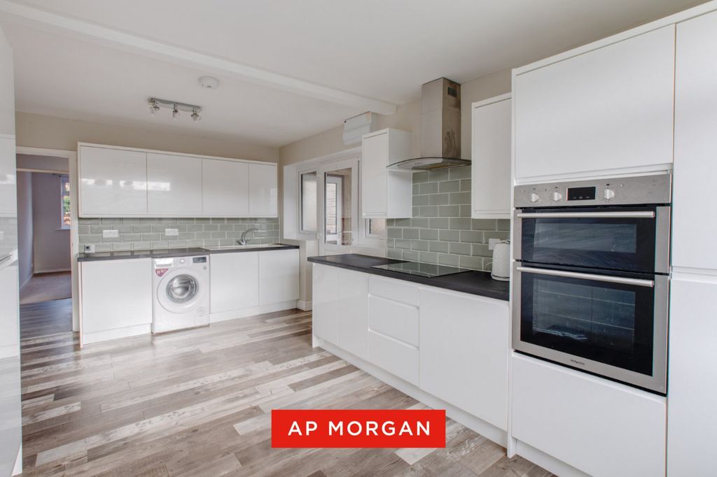 Property photo 3 of 13 Picture No. 26