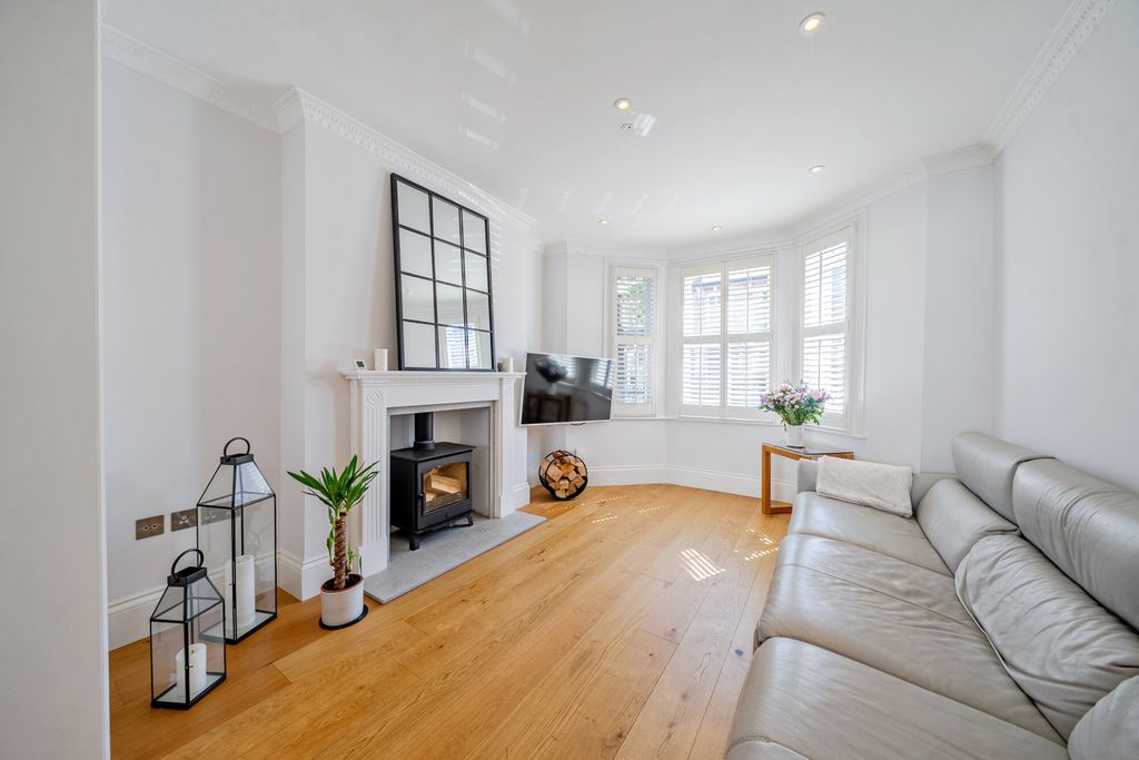 Property photo 2 of 37 1449465-1-69Ea22A...